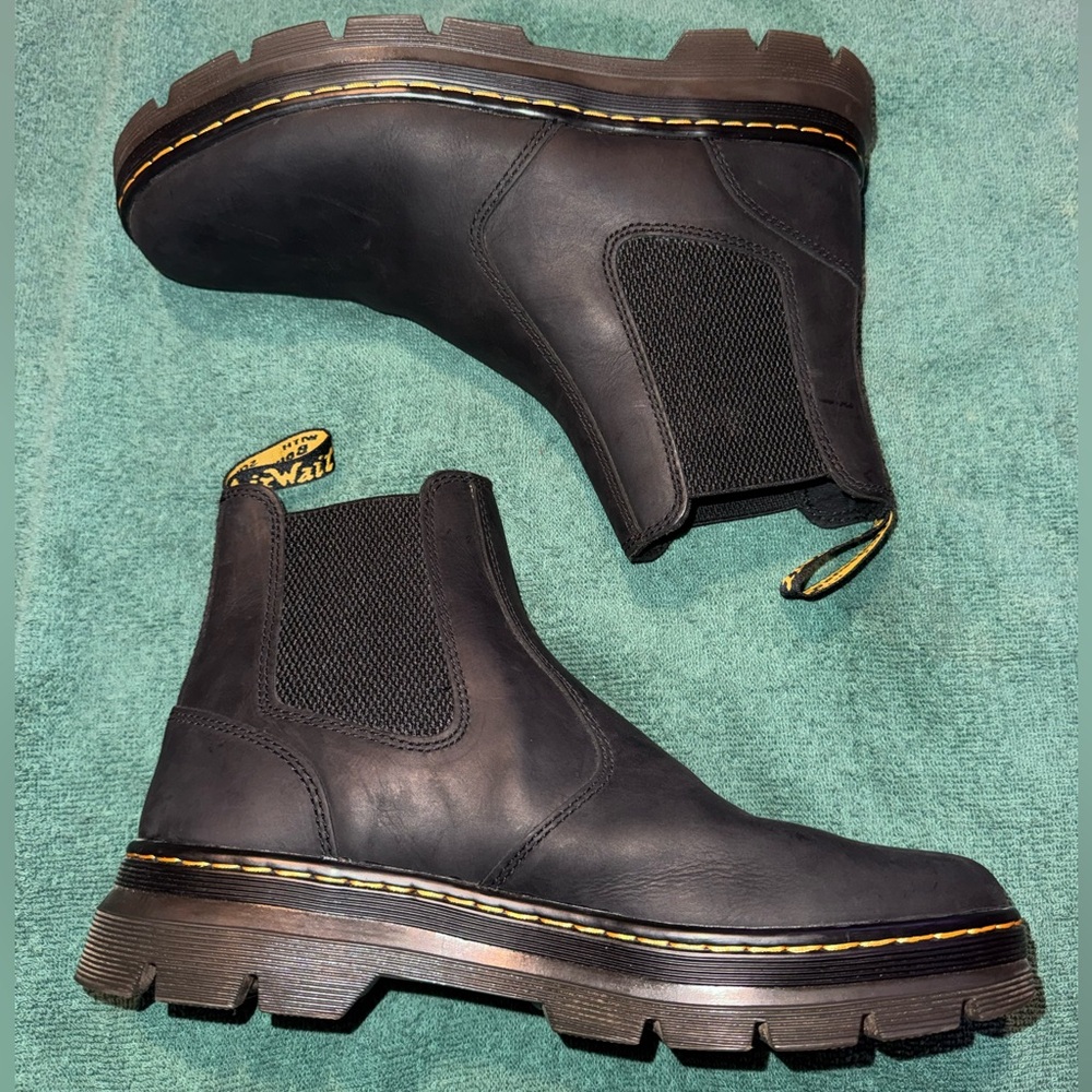 Dr. Martens 2976 Chelsea Tract Boot - Black Sz Men’s 10/ Women’s 11